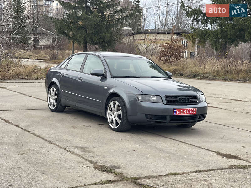 Седан Audi A4 2003 в Надворной