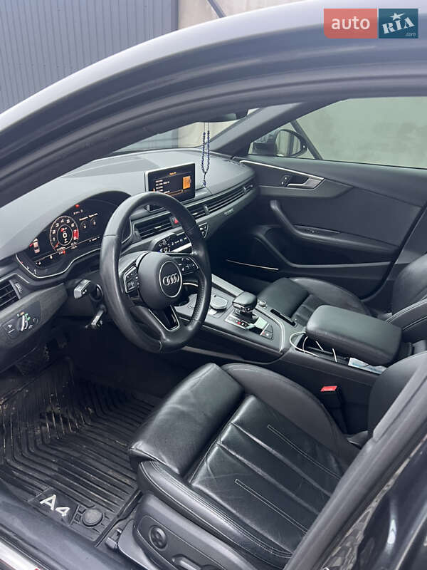 Седан Audi A4 2018 в Дніпрі