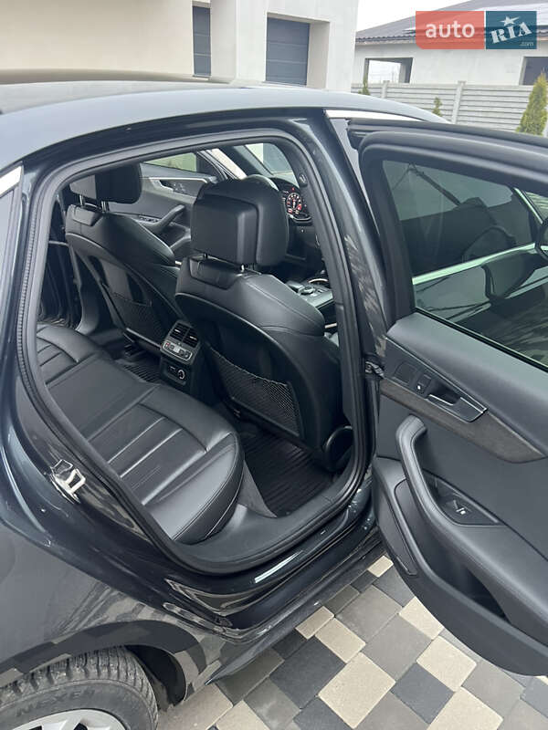 Седан Audi A4 2018 в Дніпрі