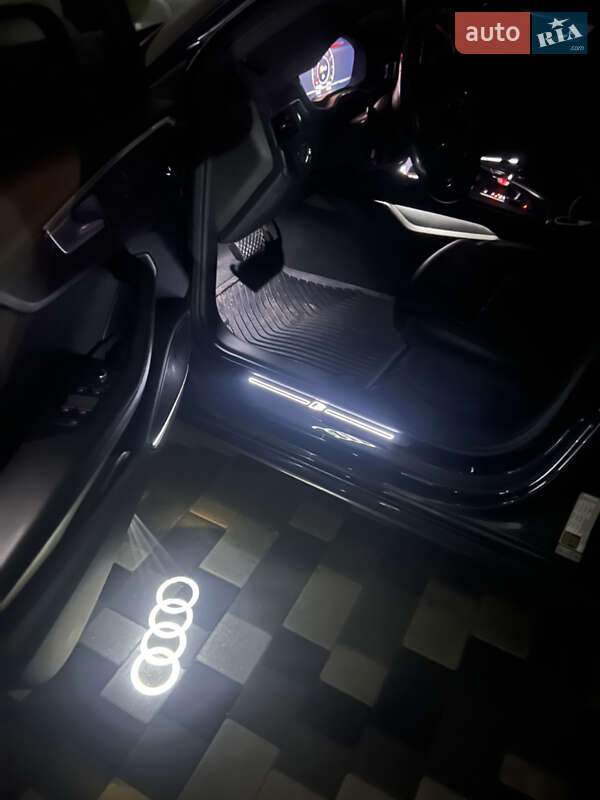 Седан Audi A4 2018 в Дніпрі