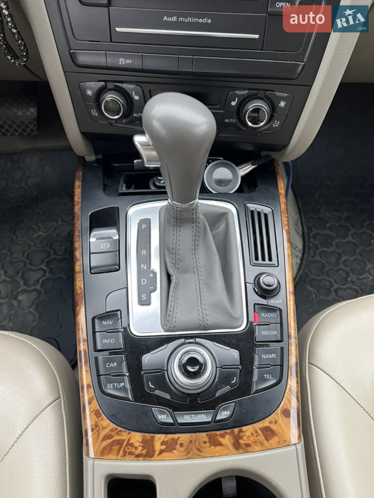 2010 Audi A4 - мініатюра 27