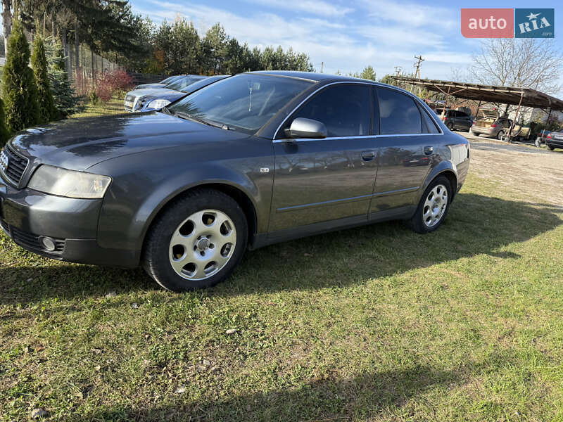 Седан Audi A4 2002 в Борщеве