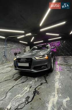 Седан Audi A4 2014 в Львове