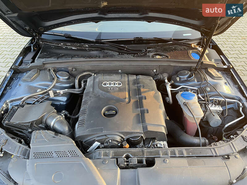 Седан Audi A4 2014 в Львове