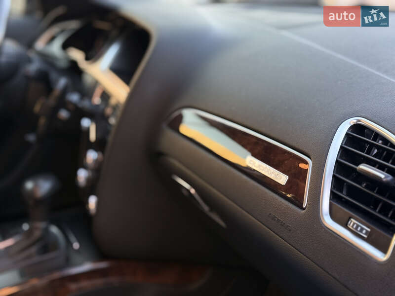 Седан Audi A4 2014 в Киеве