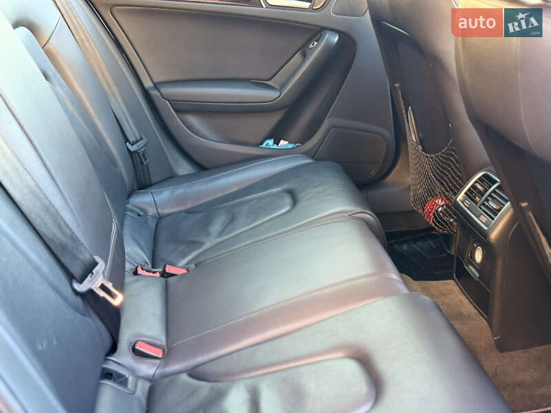 Седан Audi A4 2014 в Киеве