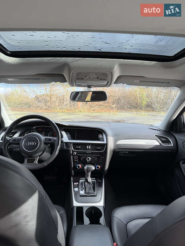 Седан Audi A4 2015 в Звягеле