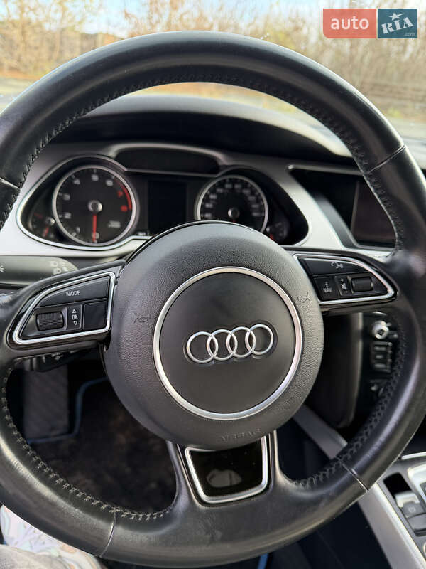 Седан Audi A4 2015 в Звягеле