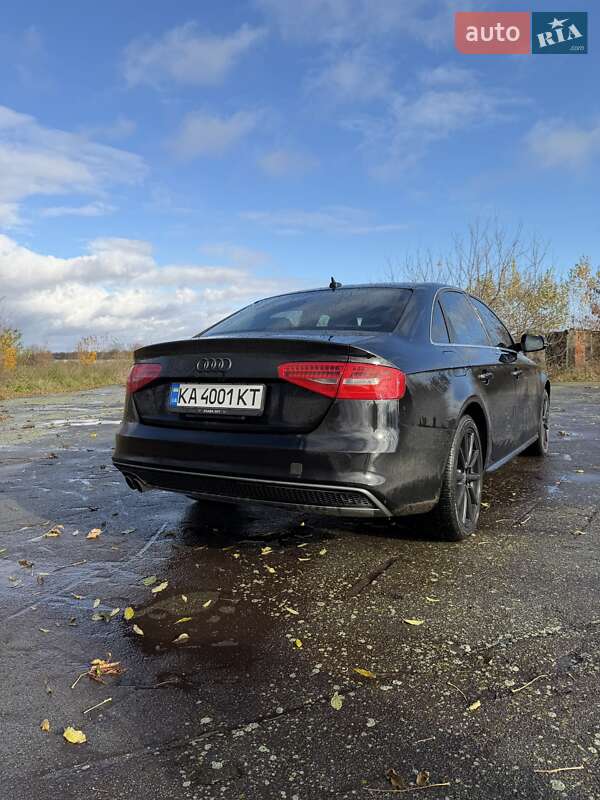 Седан Audi A4 2015 в Звягеле