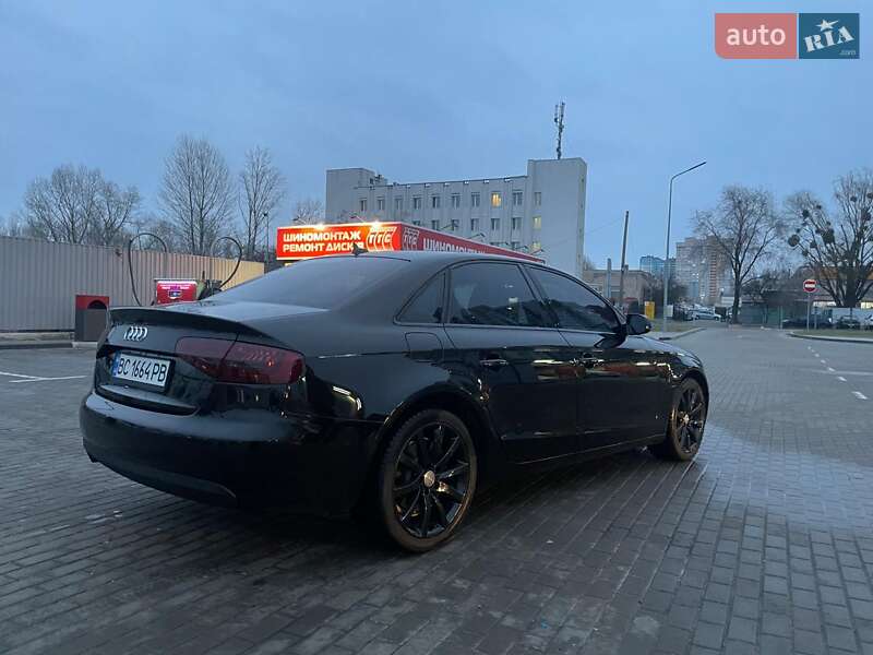 Седан Audi A4 2012 в Киеве