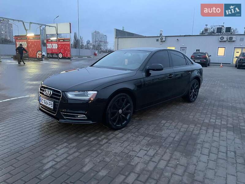 Седан Audi A4 2012 в Киеве