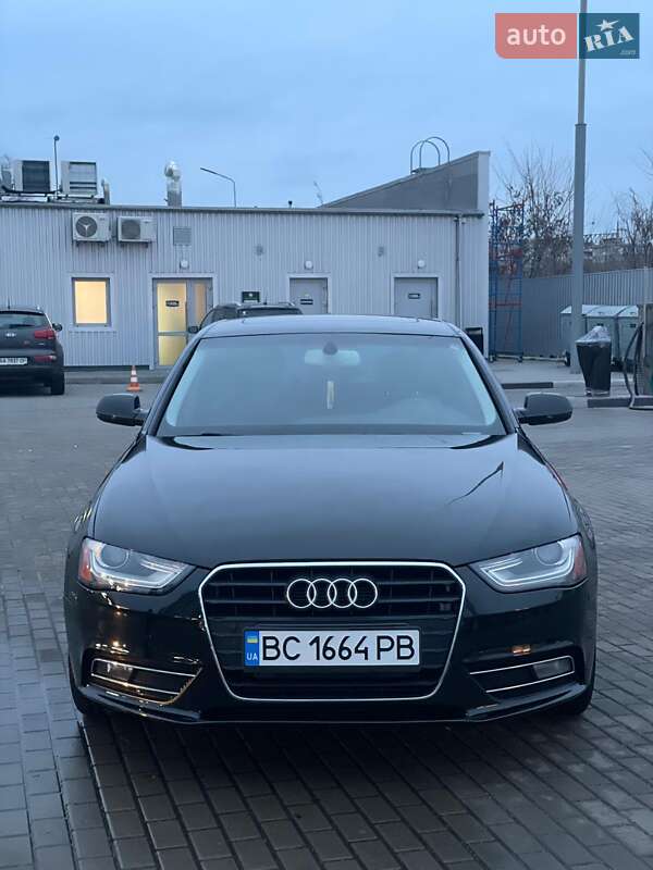 Седан Audi A4 2012 в Киеве