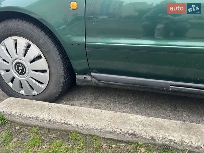Седан Audi A4 2001 в Киеве