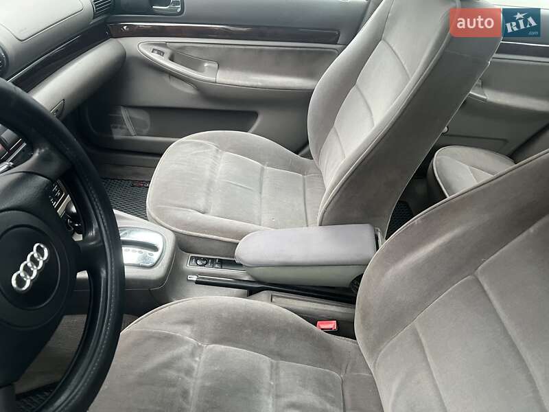 Седан Audi A4 2001 в Киеве