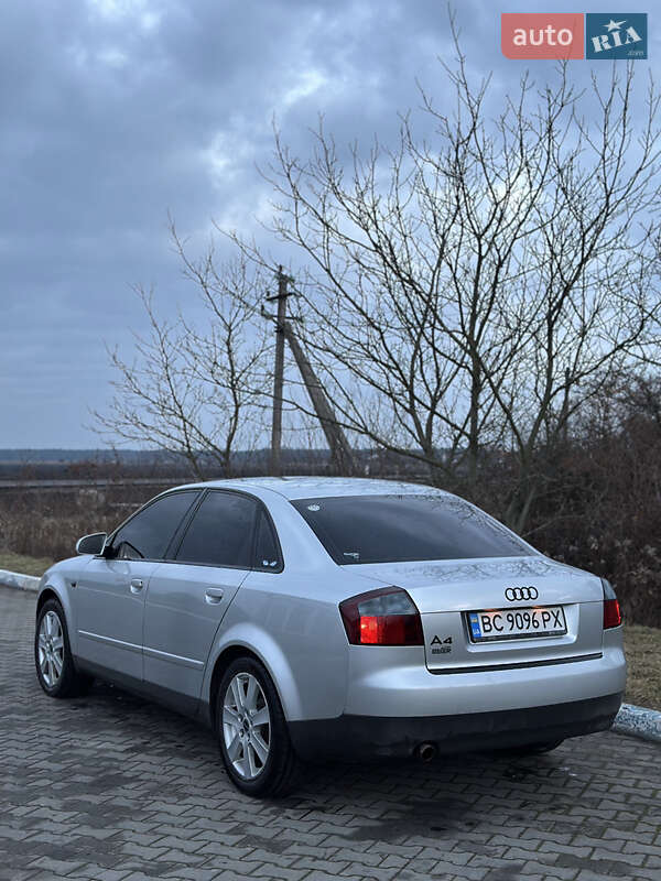 Седан Audi A4 2002 в Жовкве