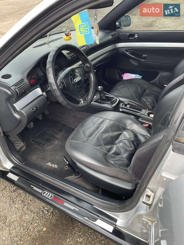 Седан Audi A4 1999 в Глыбокой