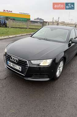 Седан Audi A4 2016 в Мукачево