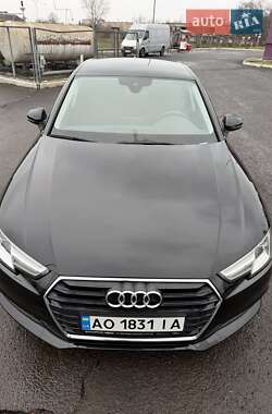 Седан Audi A4 2016 в Мукачево