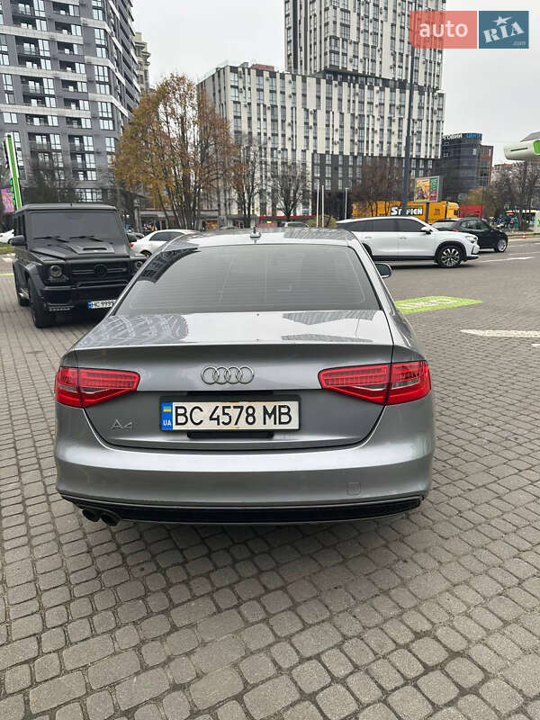 Седан Audi A4 2015 в Львові