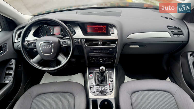 Седан Audi A4 2009 в Александрие