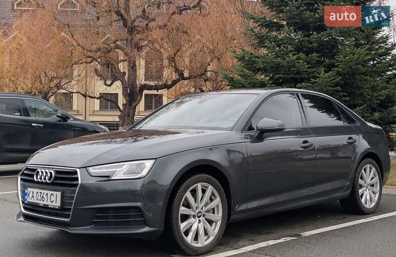 Седан Audi A4 2017 в Киеве