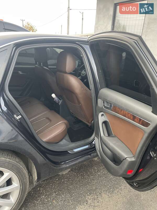 Седан Audi A4 2013 в Киеве