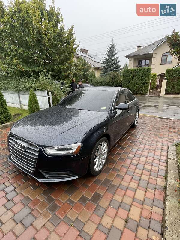 Седан Audi A4 2013 в Киеве