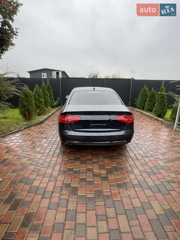 Седан Audi A4 2013 в Києві