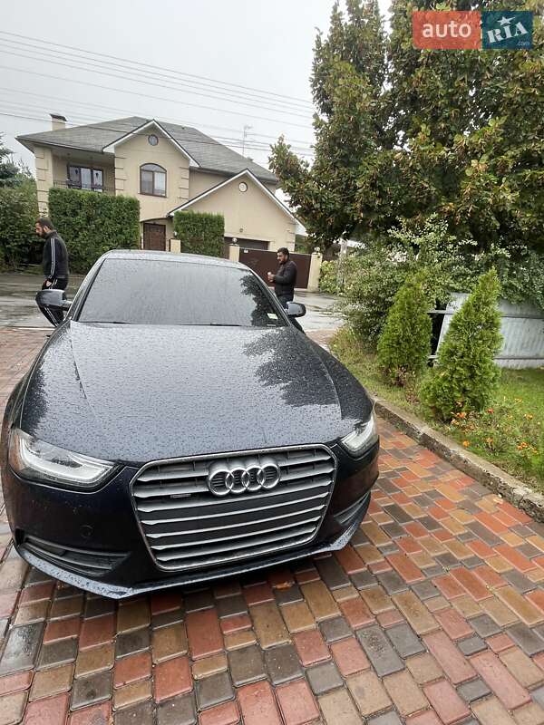 Седан Audi A4 2013 в Києві