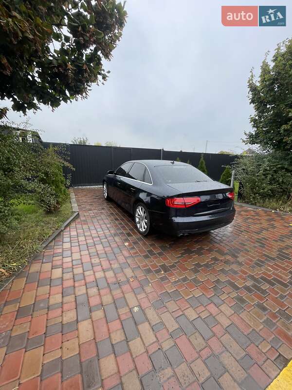 Седан Audi A4 2013 в Києві