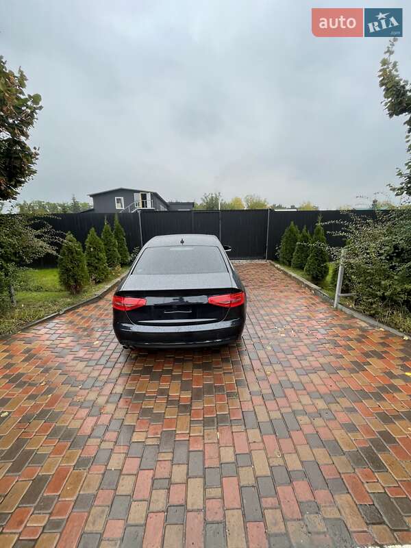 Седан Audi A4 2013 в Києві