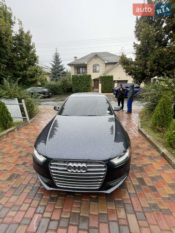 Седан Audi A4 2013 в Києві