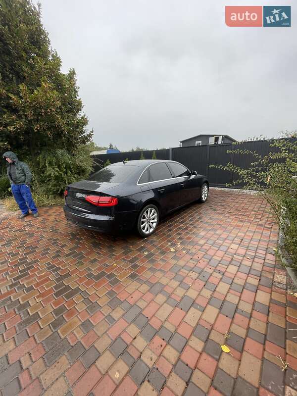 Седан Audi A4 2013 в Києві