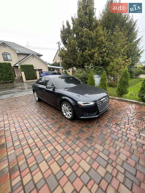 Седан Audi A4 2013 в Києві
