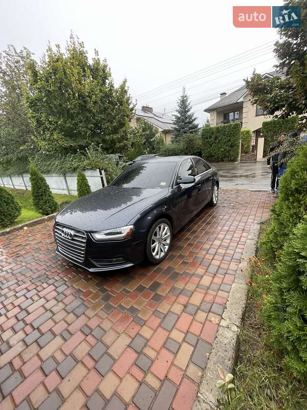 Седан Audi A4 2013 в Києві