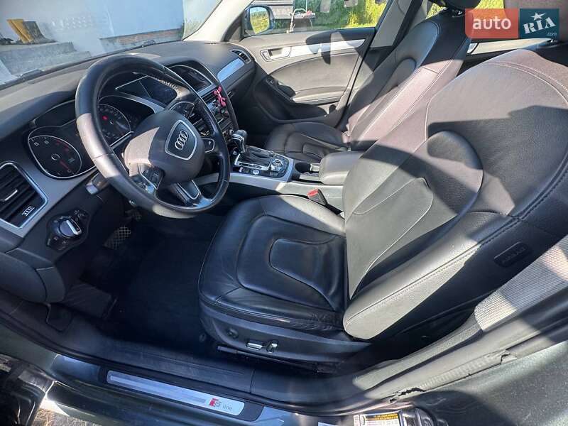 Седан Audi A4 2013 в Львове
