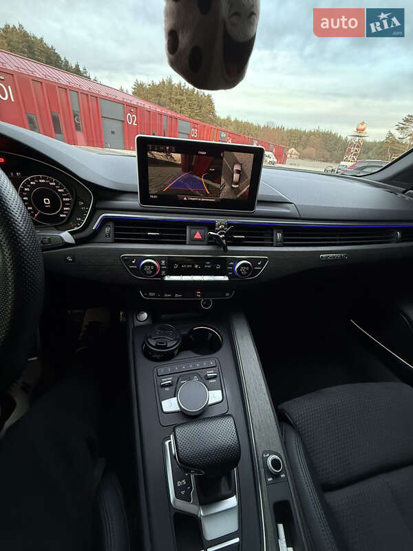 Седан Audi A4 2017 в Львове