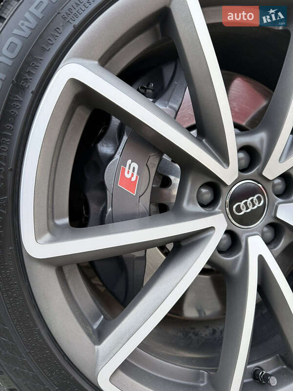 Седан Audi A4 2017 в Львове