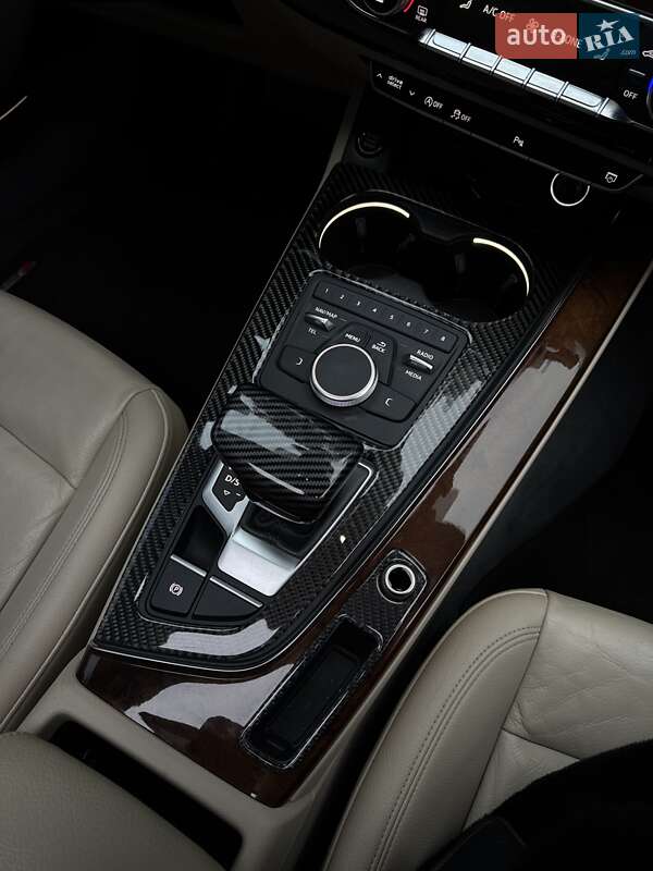 Седан Audi A4 2018 в Киеве