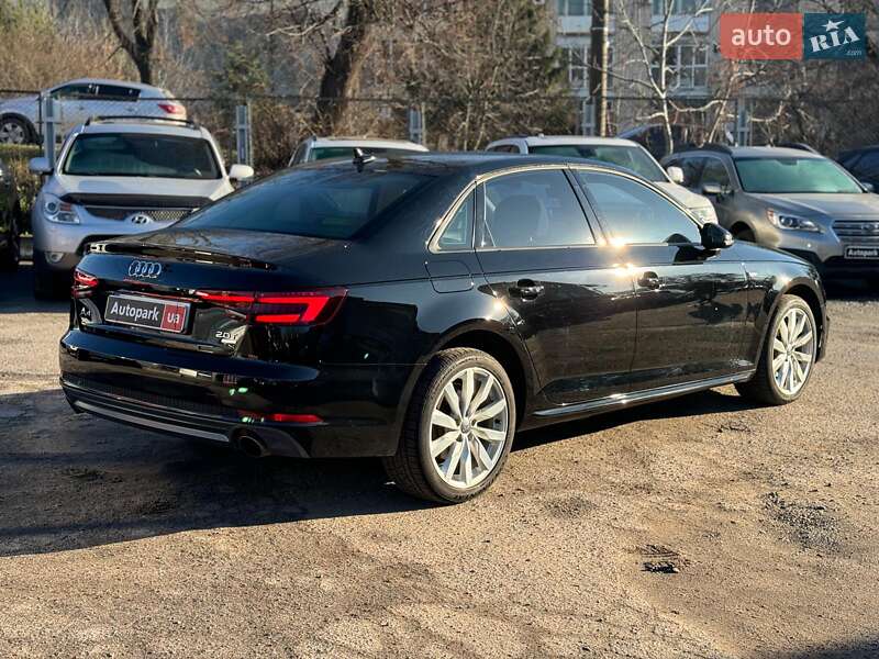 Седан Audi A4 2018 в Виннице