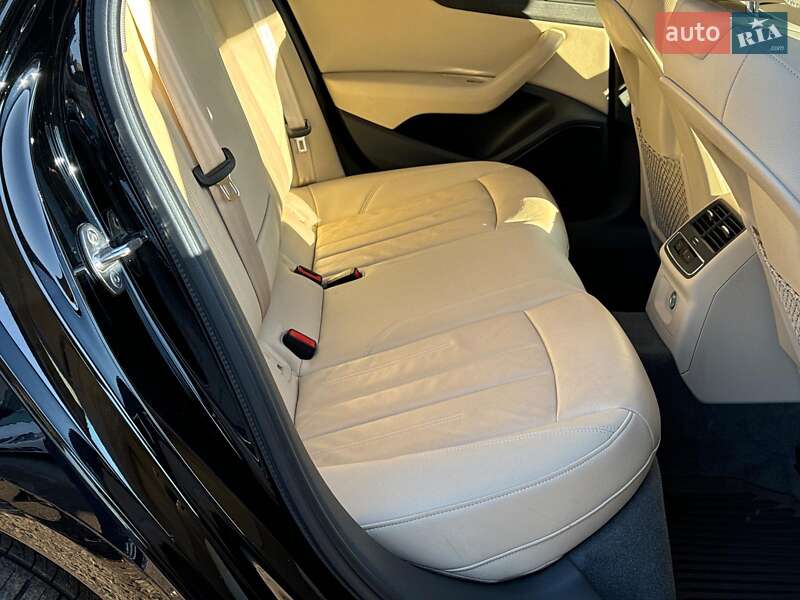 Седан Audi A4 2018 в Виннице
