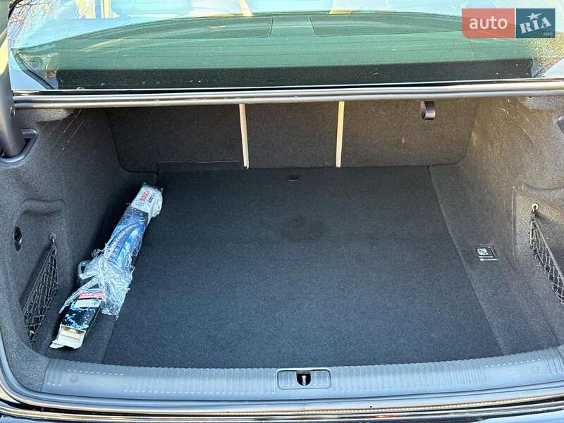 Седан Audi A4 2018 в Виннице