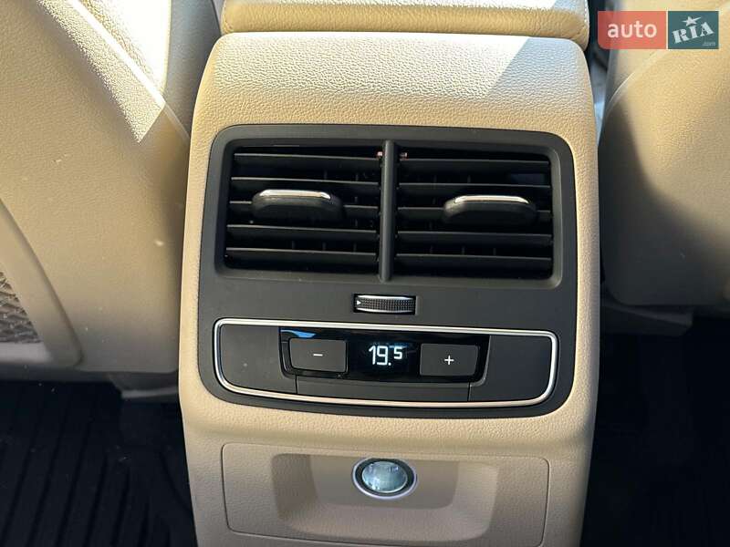 Седан Audi A4 2018 в Виннице