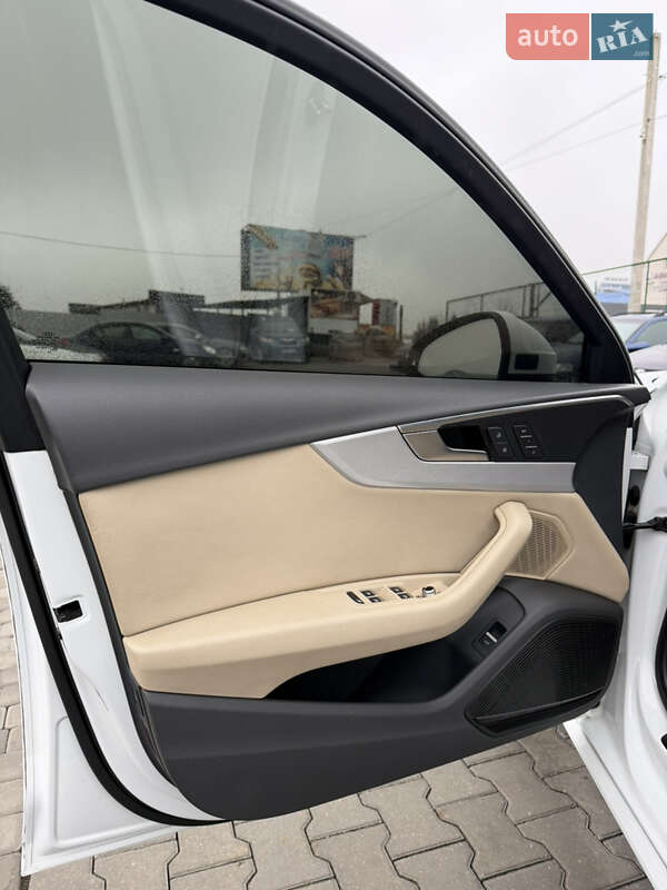 Седан Audi A4 2016 в Каменец-Подольском