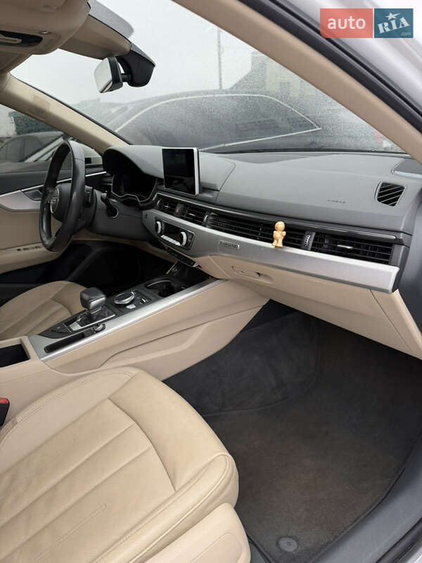 Седан Audi A4 2016 в Каменец-Подольском