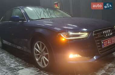 Седан Audi A4 2015 в Мукачевому