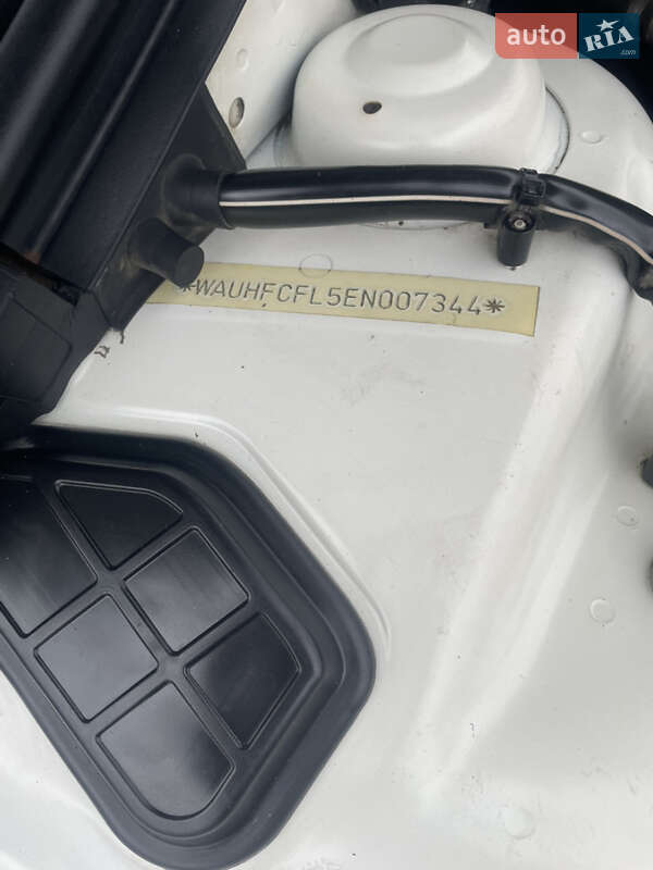 Седан Audi A4 2014 в Луцке