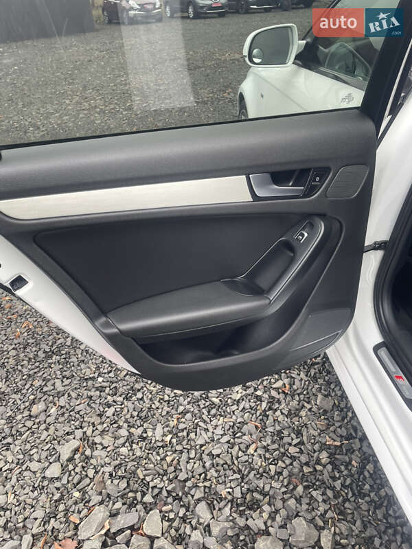 Седан Audi A4 2014 в Луцке