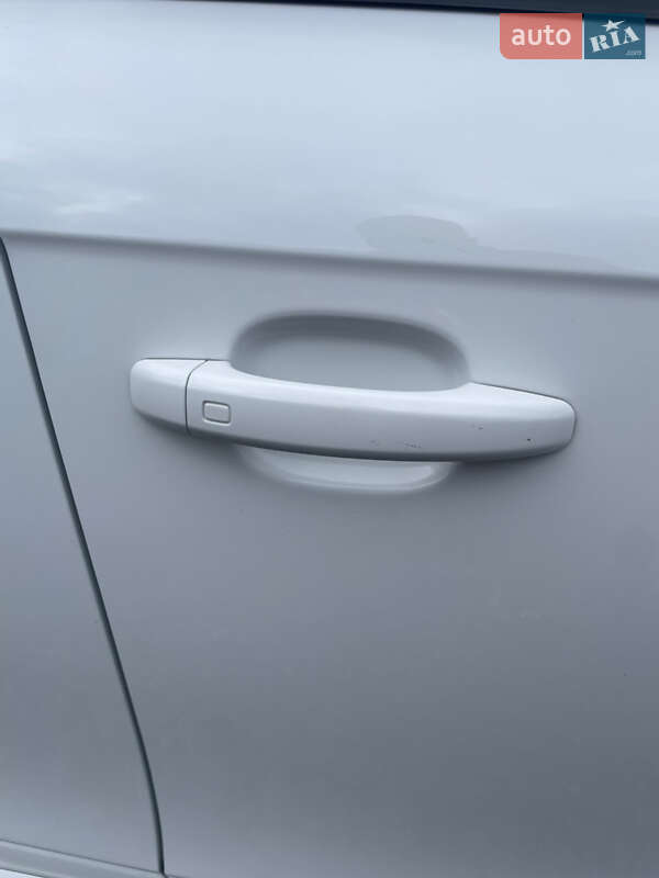 Седан Audi A4 2014 в Луцке