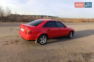 Седан Audi A4 1996 в Жовкве